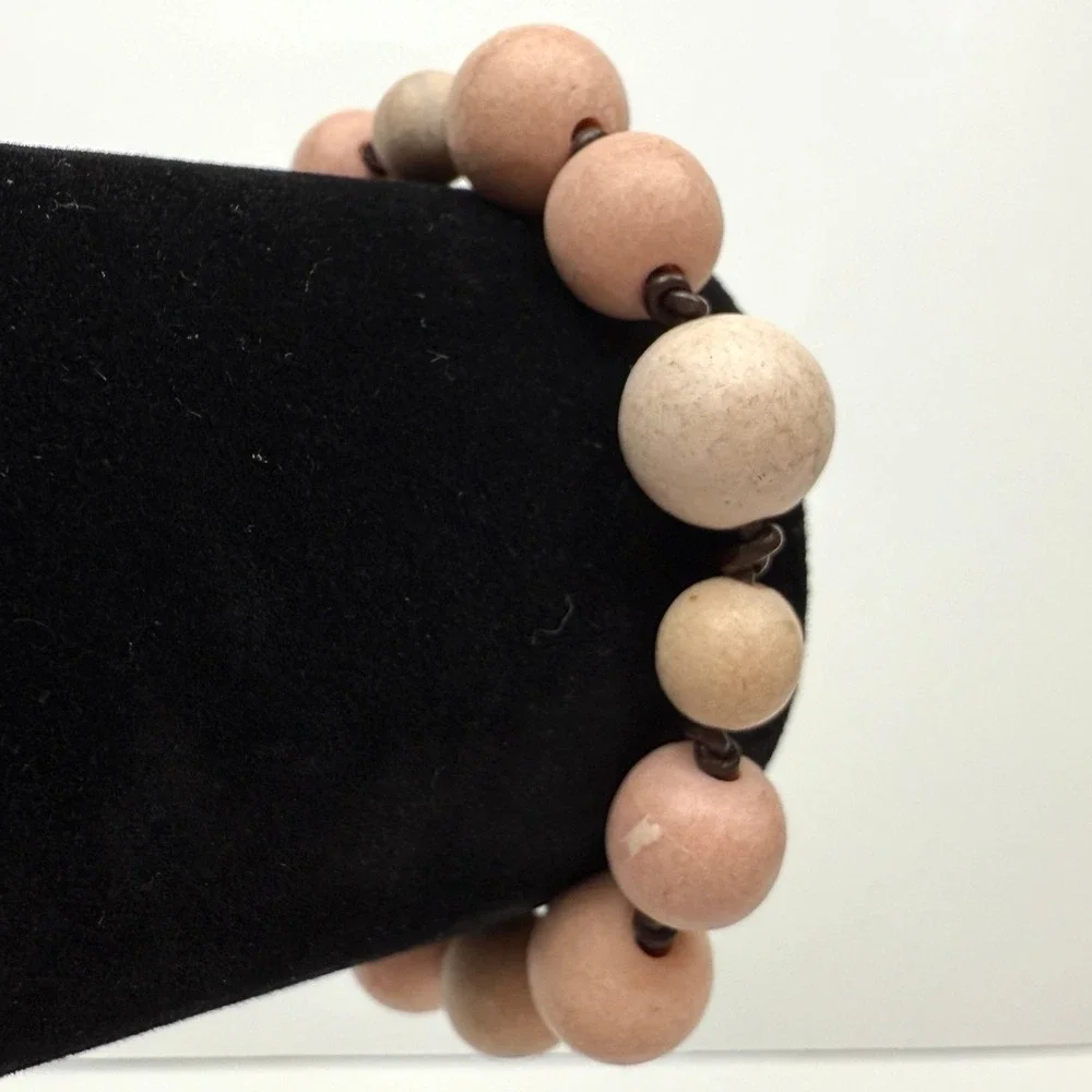 Fossil Wood Beaded Bracelet Dirty Rose Brown Cord Accent Button Clasp Size 6
